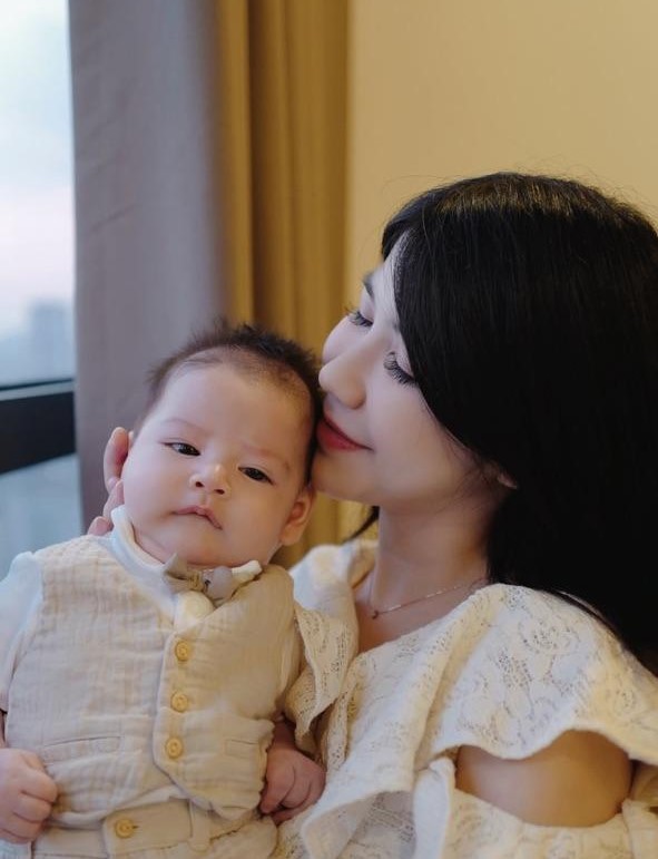 Tuần khủng hoảng là gì mà mẹ bỉm nào cũng “sợ xanh mặt”? Hot mom Hà Nội cũng phải than trời!- Ảnh 1. Tuần khủng hoảng là gì mà mẹ bỉm nào cũng “sợ xanh mặt”? Hot mom Hà Nội cũng phải than trời!- Ảnh 1.