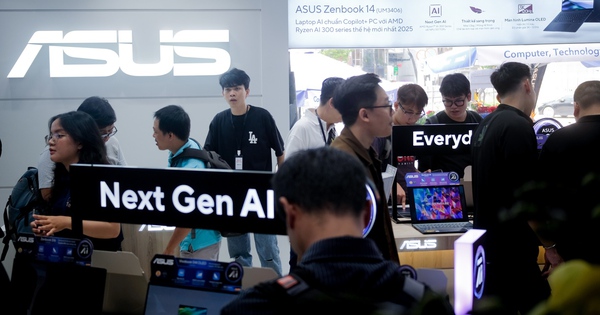 Vì sao ASUS mở loạt cửa hàng trải nghiệm giữa thời online?- Ảnh 1.