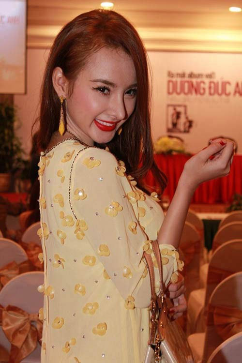 "Nữ hoàng thị phi Vbiz" bị biến dạng mũi, chưa đủ 18 tuổi đã "dao kéo"- Ảnh 4.