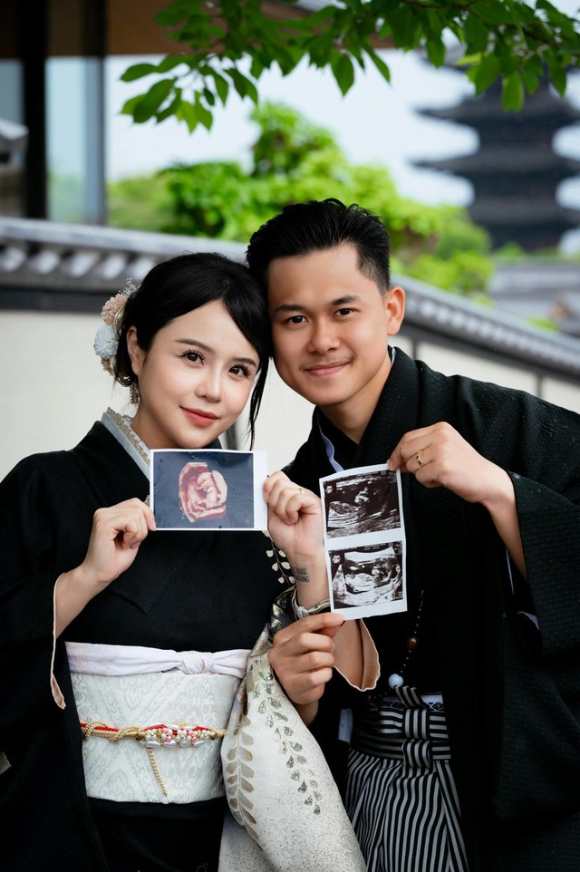 Chị Đẹp đánh úp thông báo mang thai, chồng kém 6 tuổi nói 1 câu khiến dân mạng dậy sóng- Ảnh 4. Chị Đẹp đánh úp thông báo mang thai, chồng kém 6 tuổi nói 1 câu khiến dân mạng dậy sóng- Ảnh 4.