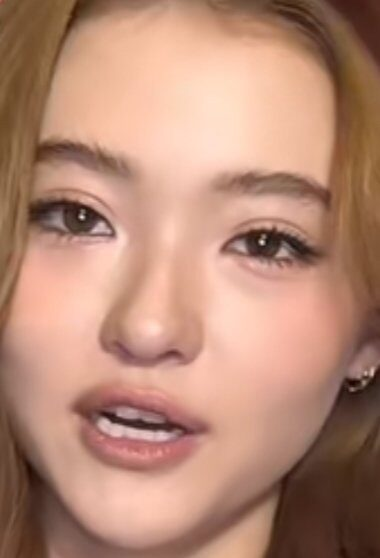 Em gái BLACKPINK bị phát hiện đã thẩm mỹ, lý do y hệt Rosé?- Ảnh 1. Em gái BLACKPINK bị phát hiện đã thẩm mỹ, lý do y hệt Rosé?- Ảnh 1.