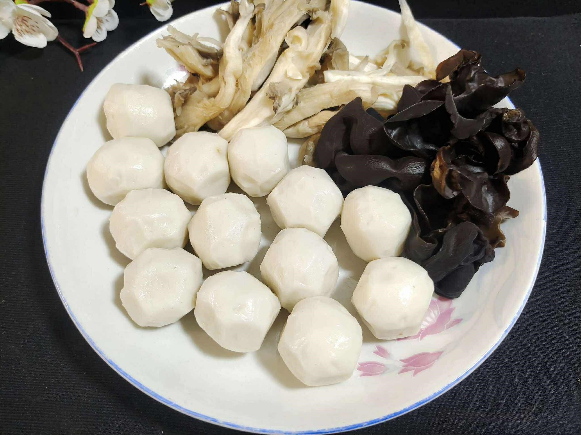 Miền Bắc nắng nóng, bữa tối chỉ cần 1 món canh này ăn cùng cơm hoặc miến vừa ngon lại "nịnh" khẩu vị cả nhà- Ảnh 1.
