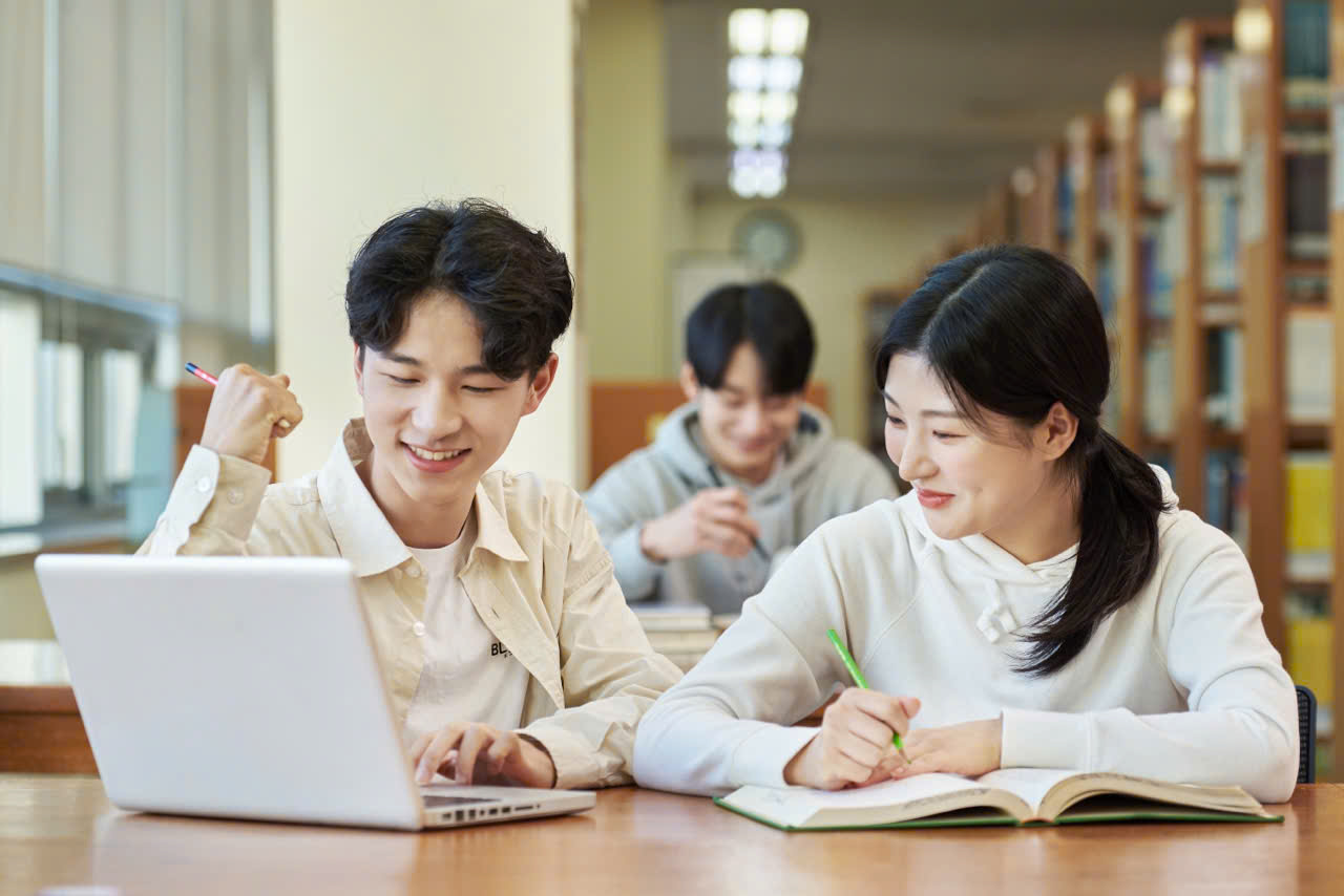 Học gì, ôn gì, thi ở đâu để lấy chứng chỉ tiếng Anh Cambridge?- Ảnh 1.