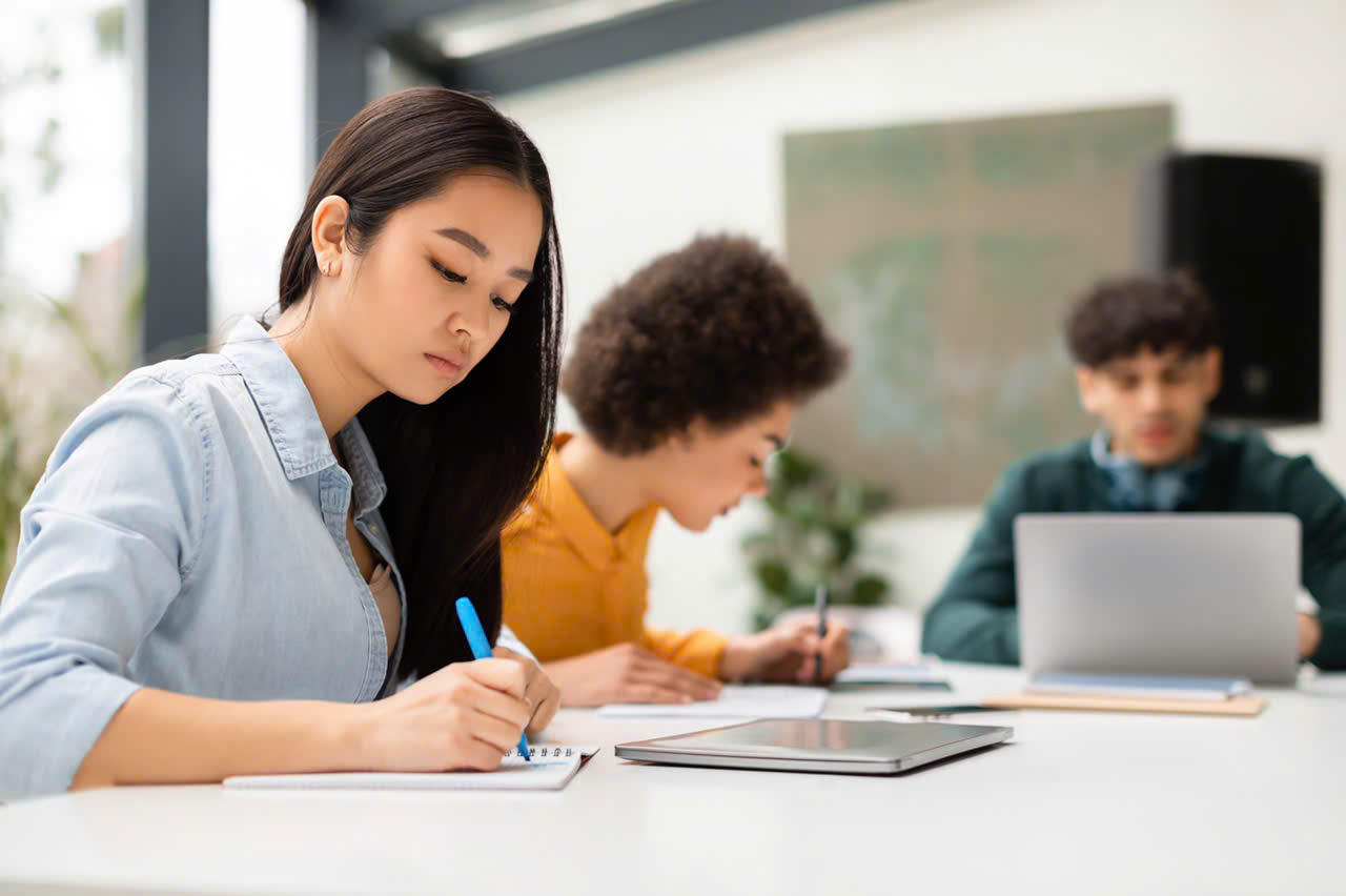 Học gì, ôn gì, thi ở đâu để lấy chứng chỉ tiếng Anh Cambridge?- Ảnh 2.