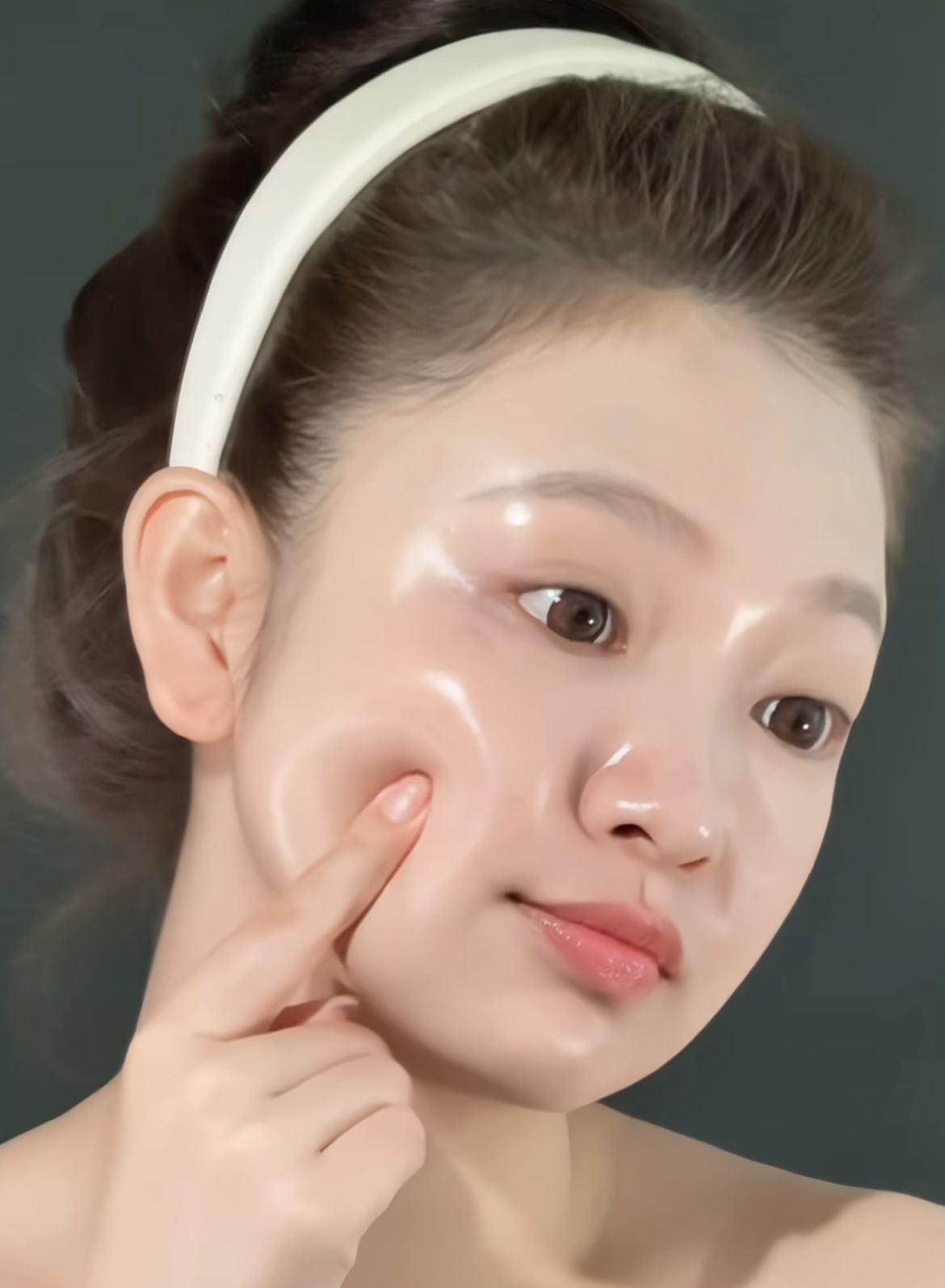 3 dấu hiệu rõ rệt cho thấy bạn đang bị "thất thoát" collagen- Ảnh 1.