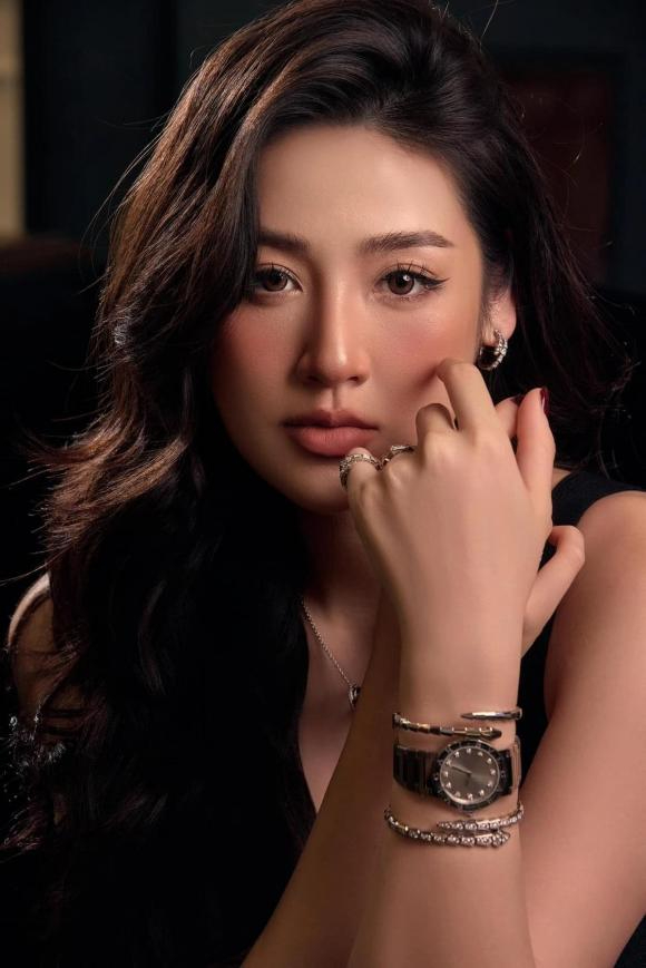 2 nàng Hậu là phú bà showbiz từng dính nghi án "cạch mặt" nhau: Học vấn xịn sò, nuôi dạy con lại cực khéo- Ảnh 2.