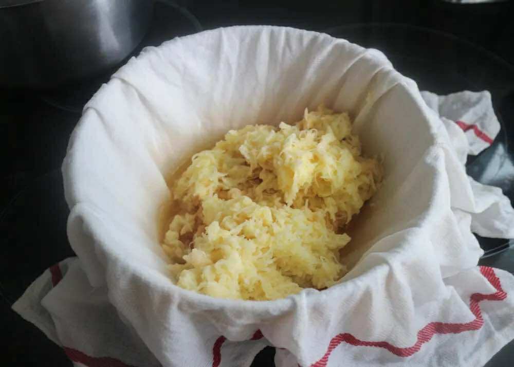 Bạn sẽ không ngờ món canh ngon miệng, dễ làm này lại được nấu từ nguyên liệu vô cùng quen thuộc mà rẻ- Ảnh 1. Bạn sẽ không ngờ món canh ngon miệng, dễ làm này lại được nấu từ nguyên liệu vô cùng quen thuộc mà rẻ- Ảnh 1.