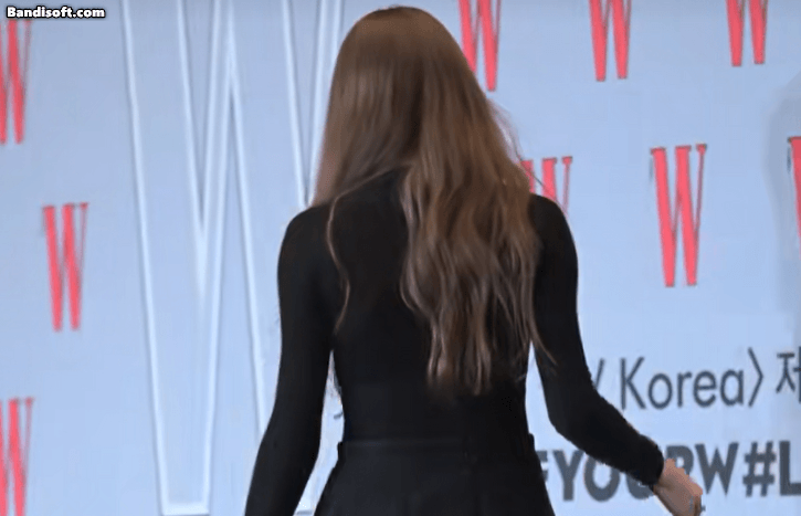 Lạy trời đừng bao giờ cho mỹ nhân này đóng vai nghèo nữa: Visual kiệt tác tạo hóa, mặc giẻ lau lên người vẫn sang- Ảnh 1.
