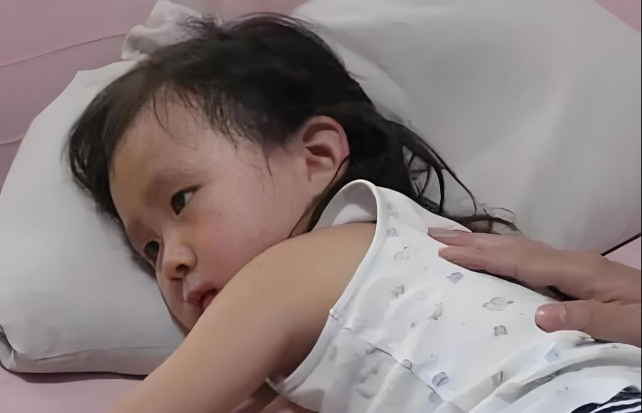 4 loại hành vi ở trẻ cho thấy mối quan hệ giữa cha mẹ không tốt: Đừng nghĩ rằng đó là vấn đề của con!- Ảnh 1.