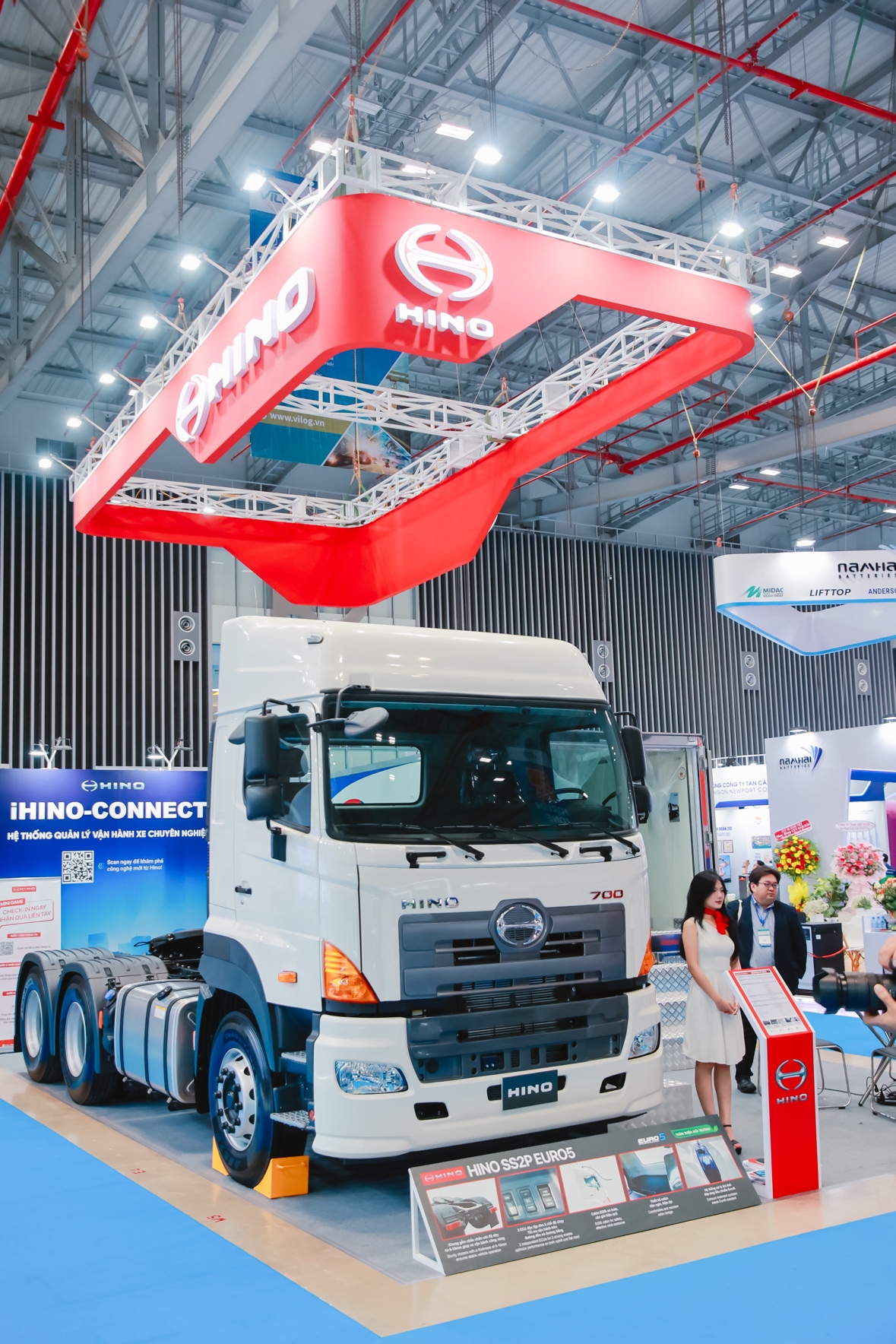 Hino Motors Việt Nam giới thiệu dòng xe tải Euro5 và IHINO-CONNECT tại VILOG 2025- Ảnh 3.