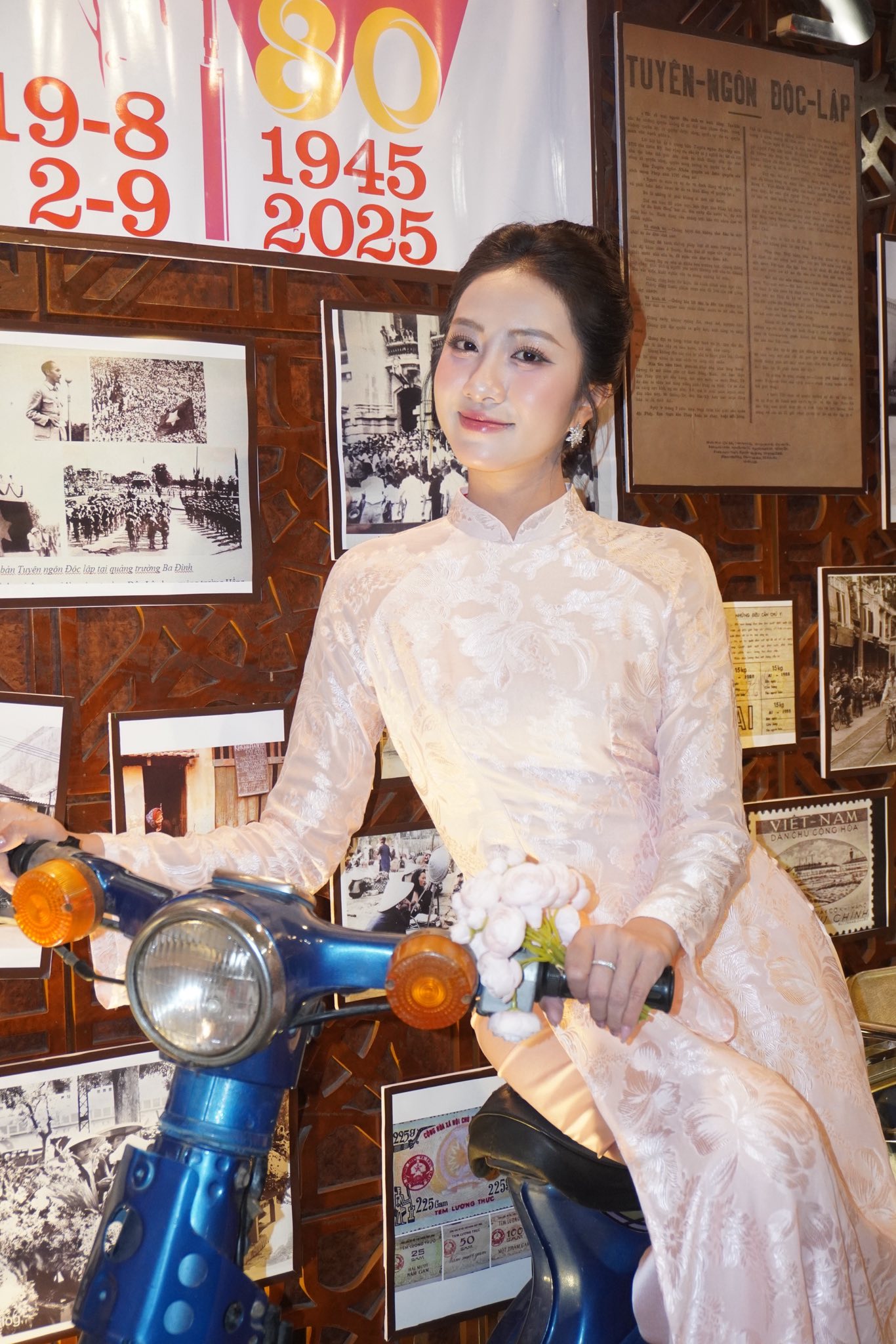 Dàn sao nhuộm đỏ MXH, không khí vui hơn Tết: Outfit xịn nhất chính là Dàn sao nhuộm đỏ MXH, không khí vui hơn Tết: Outfit xịn nhất chính là
