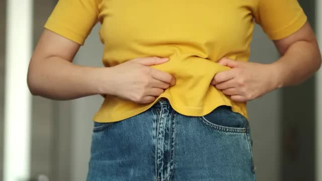 Chuyên gia dinh dưỡng tiết lộ 5 loại thực phẩm giúp tránh "bụng bia" tuổi trung niên- Ảnh 1.