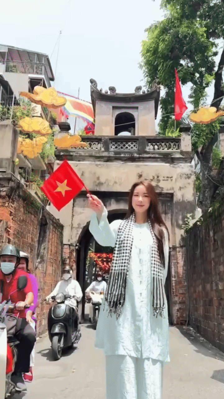 Dàn sao nhuộm đỏ MXH, không khí vui hơn Tết: Outfit xịn nhất chính là Dàn sao nhuộm đỏ MXH, không khí vui hơn Tết: Outfit xịn nhất chính là