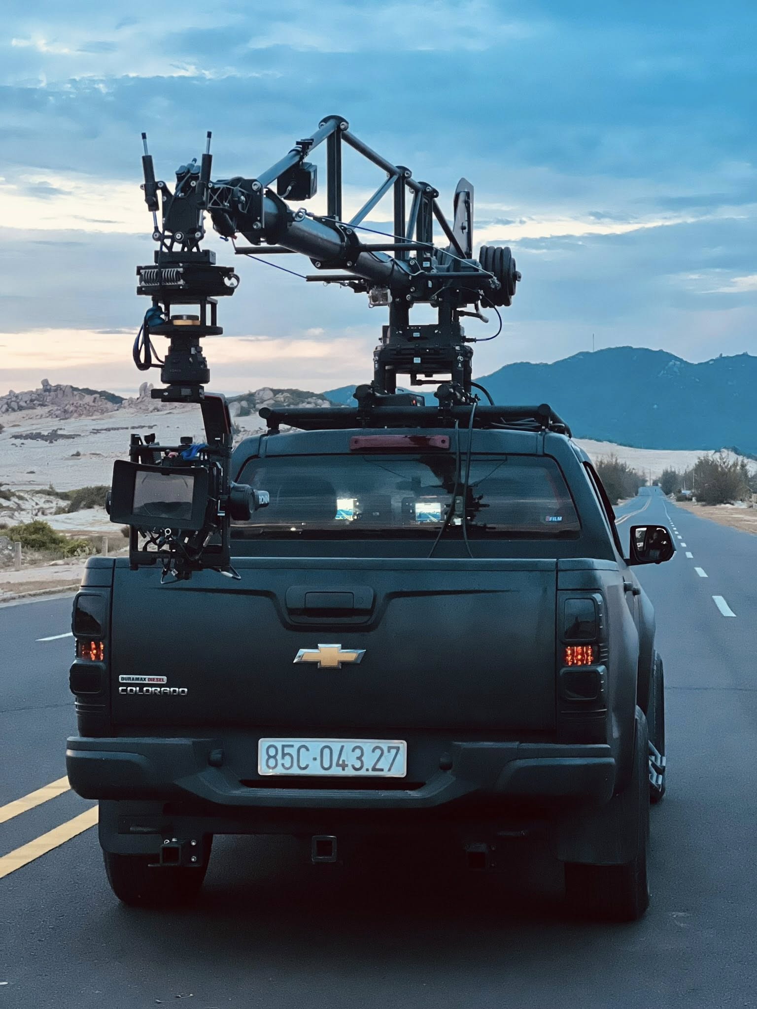 Dàn xe camera khủng của Lê Bảo Hân sẵn sàng phục vụ A80: Đoàn làm phim Fast & Furious cũng có xe tương tự- Ảnh 3.