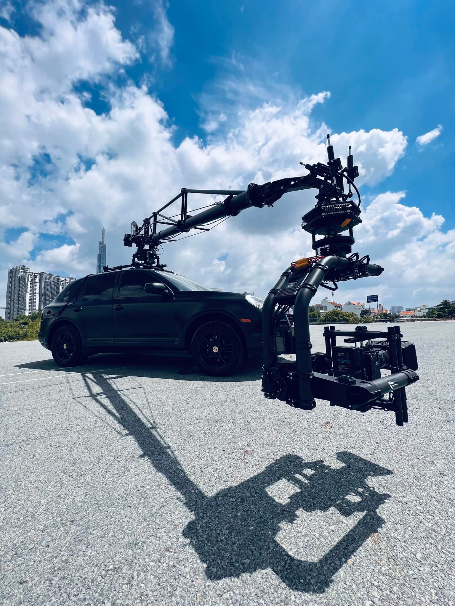 Dàn xe camera khủng của Lê Bảo Hân sẵn sàng phục vụ A80: Đoàn làm phim Fast & Furious cũng có xe tương tự- Ảnh 9.