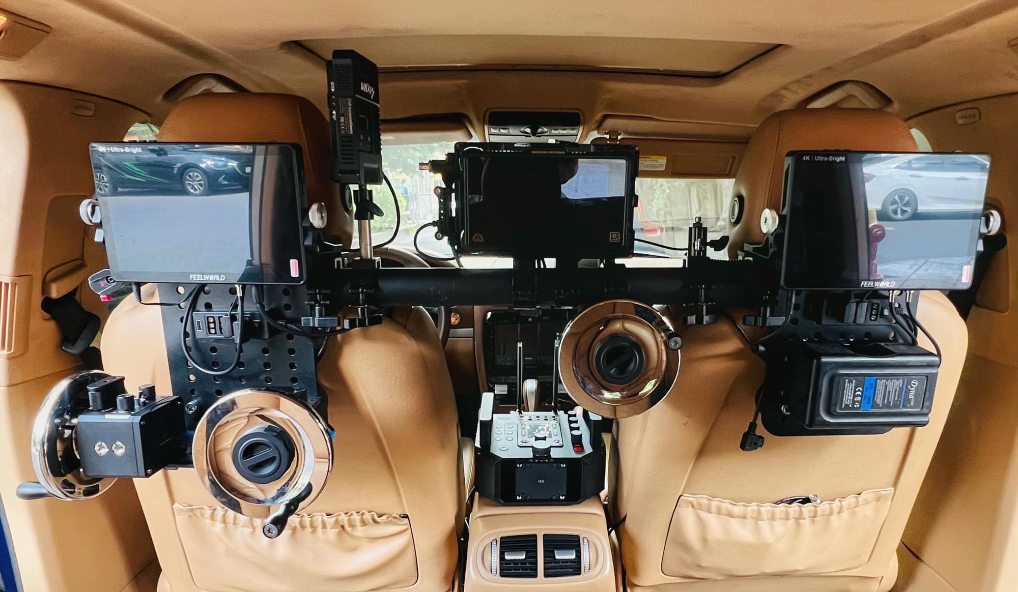 Dàn xe camera khủng của Lê Bảo Hân sẵn sàng phục vụ A80: Đoàn làm phim Fast & Furious cũng có xe tương tự- Ảnh 12.