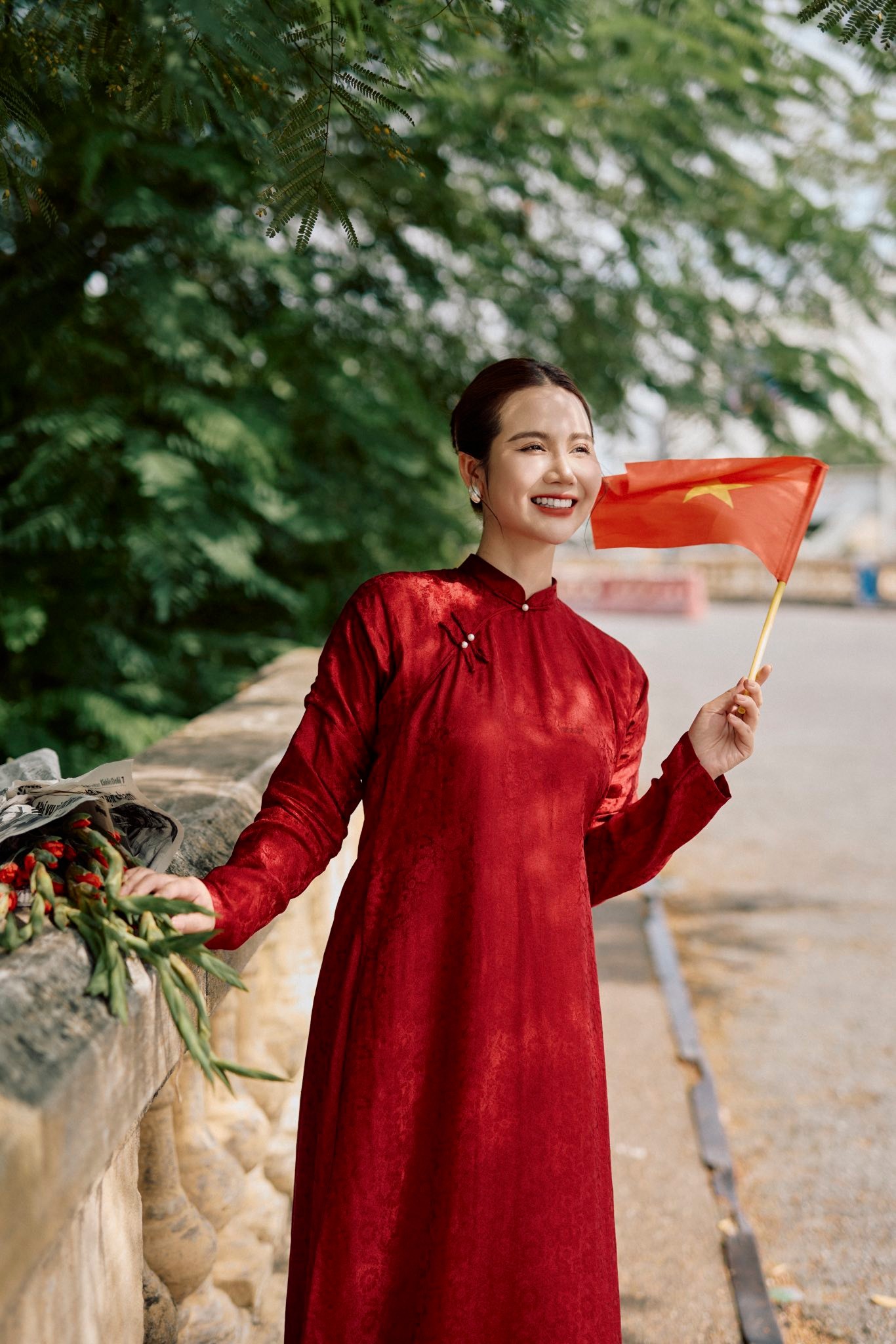 Sau A80, áo dài đỏ tạo cơn sốt khắp MXH, và đây là  những mẫu áo đốn tim phái đẹp trong thời gian tới- Ảnh 2.