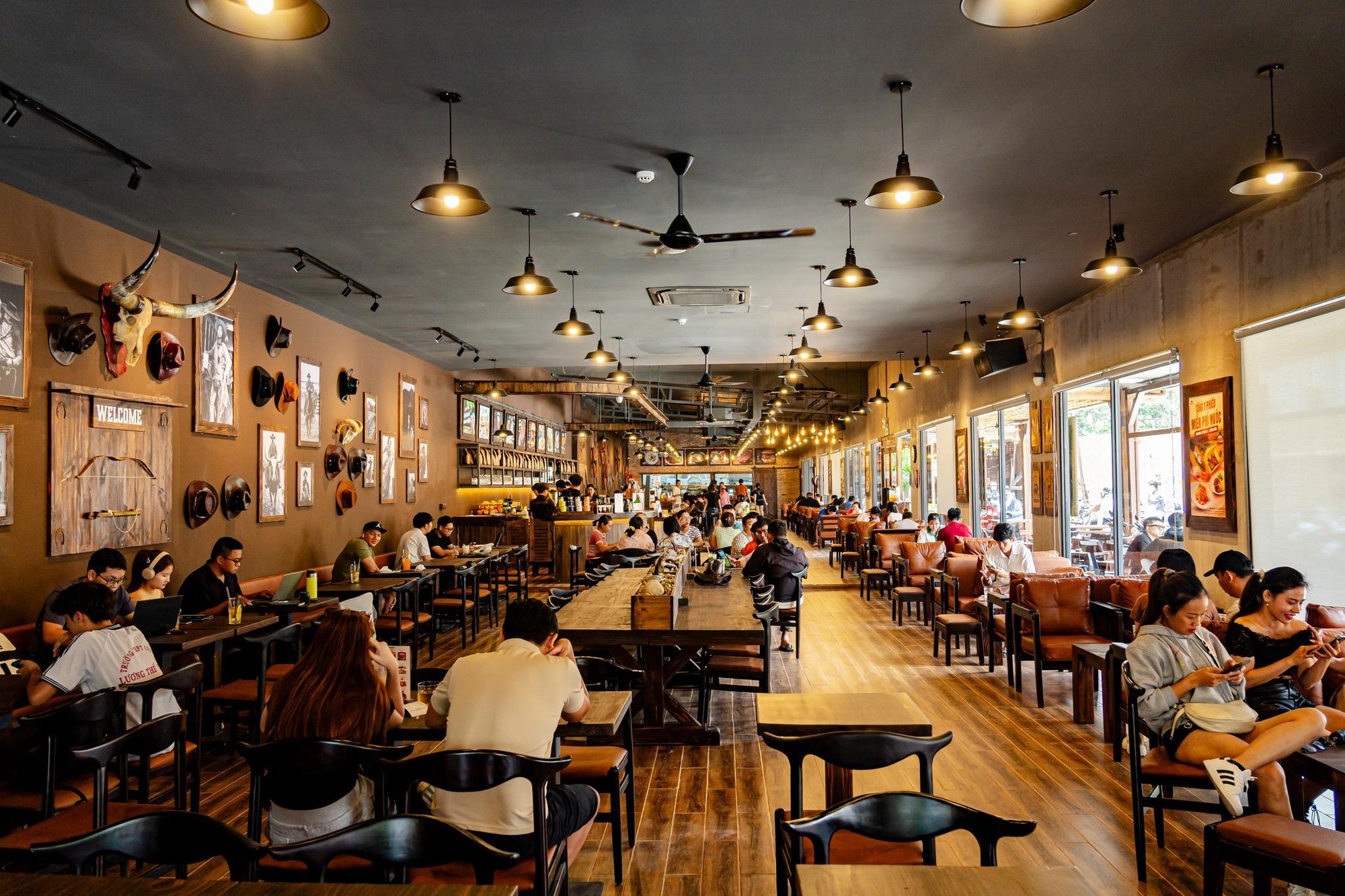 Americano Coffee chinh phục F&B với phong cách cao bồi- Ảnh 2.