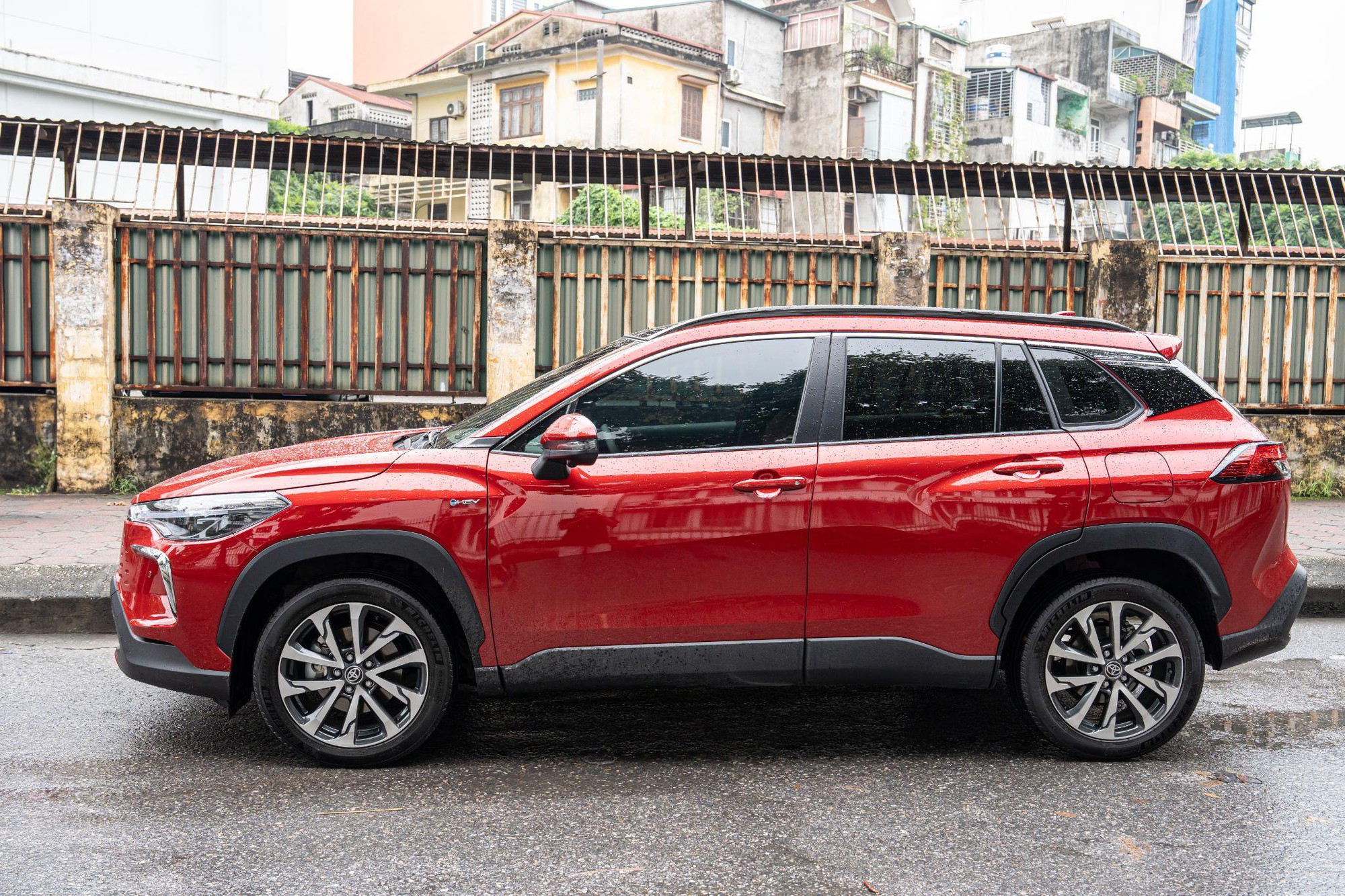 Toyota hỗ trợ lên tới 100% lệ phí trước bạ cùng nhiều ưu đãi hấp dẫn cho các mẫu xe bán chạy trong tháng 9- Ảnh 2.