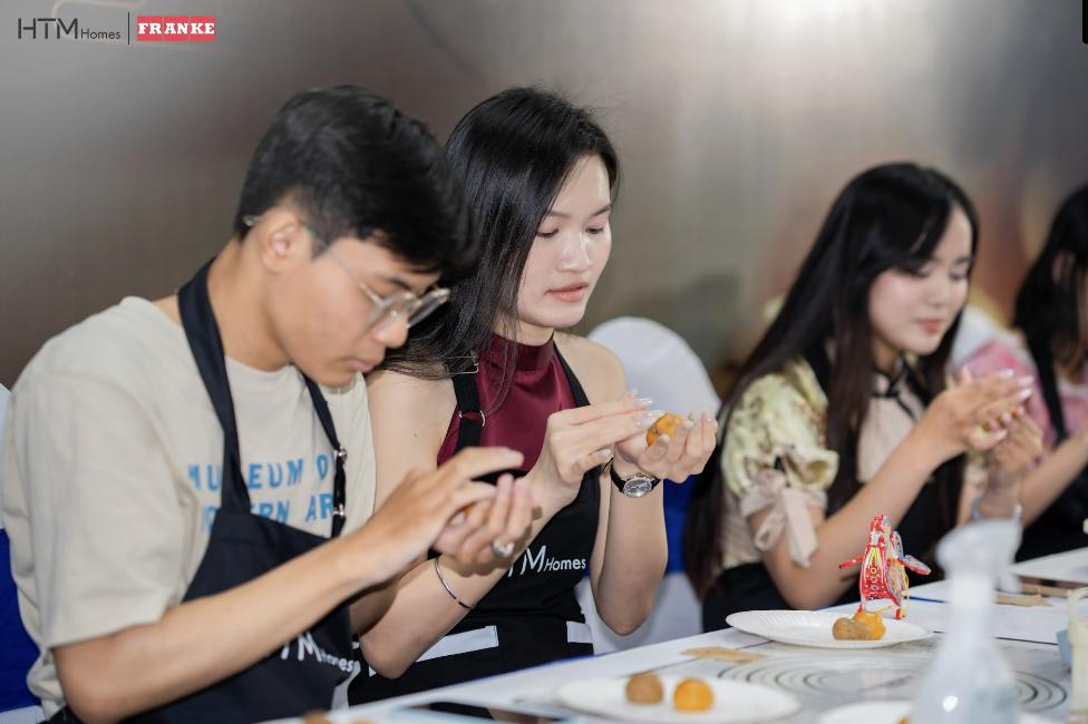 Cùng HTM Homes & FRANKE đưa tinh hoa truyền thống vào gian bếp chuẩn châu Âu qua workshop Mooncake- Ảnh 4. Cùng HTM Homes & FRANKE đưa tinh hoa truyền thống vào gian bếp chuẩn châu Âu qua workshop Mooncake- Ảnh 4.