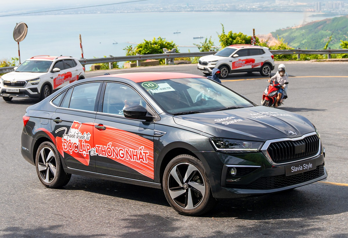 Skoda Slavia vừa ra mắt Việt Nam giá từ 421 triệu, có gì lạ mà chuyên gia "giật mình" khi lái thử?- Ảnh 4.