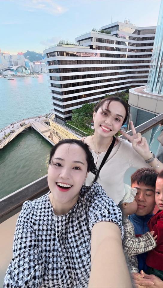Vợ Duy Mạnh và chị gái gây sốt với nhan sắc xinh đẹp và cách "cân bằng cuộc sống" đậm chất tiểu thư nhà giàu!- Ảnh 1.