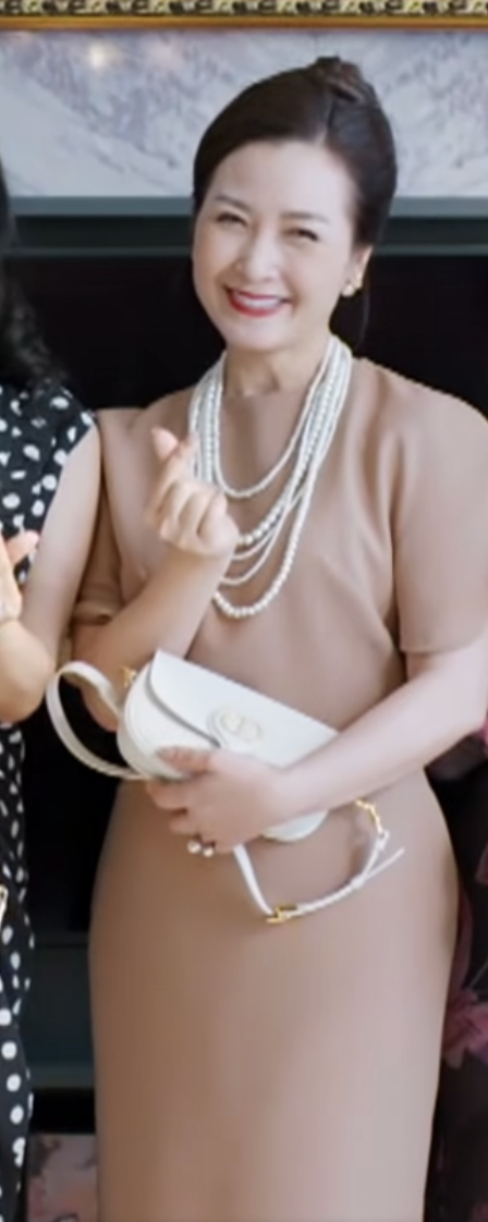 Hội phú bà của Phương Oanh bị chê kém sang, so với bản gốc một trời một vực- Ảnh 7.