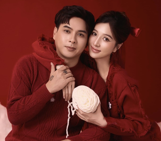 Ảnh cưới của nam ca sĩ Vbiz và vợ kém 17 tuổi: Visual cô dâu "đỉnh nóc kịch trần", xinh hơn Hoa hậu!- Ảnh 9.