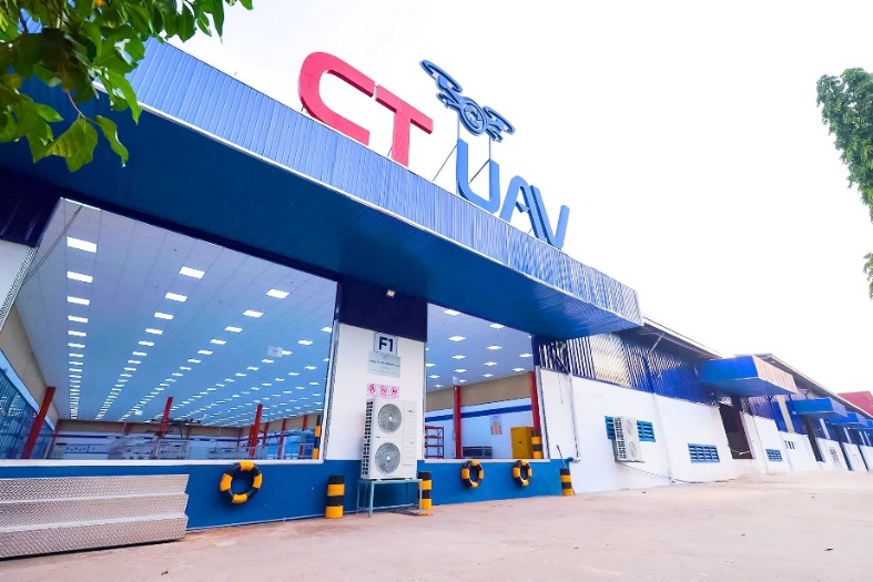 CT UAV - Sốc với nhà máy đúc composite tự tiến hóa- Ảnh 2.