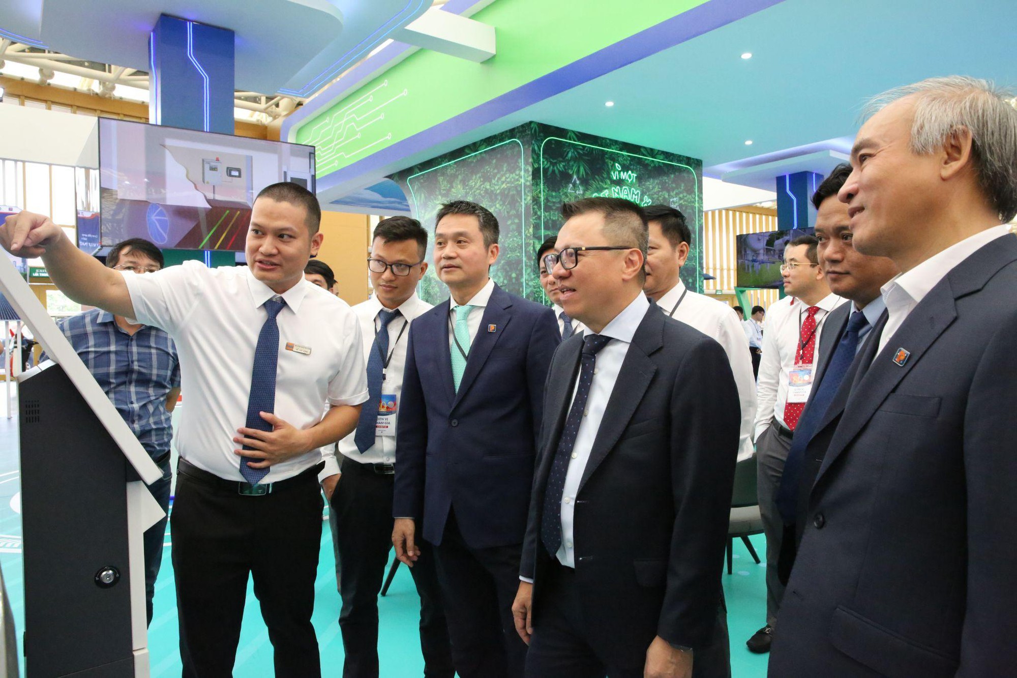 Giới thiệu mô hình 'Cửa hàng xăng dầu tự động' tại Triển lãm Quốc gia 80 năm Quốc khánh- Ảnh 5.