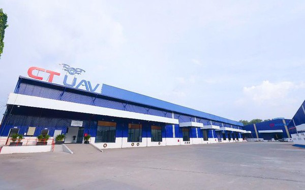 CT UAV - Sốc với nhà máy đúc composite tự tiến hóa- Ảnh 1.