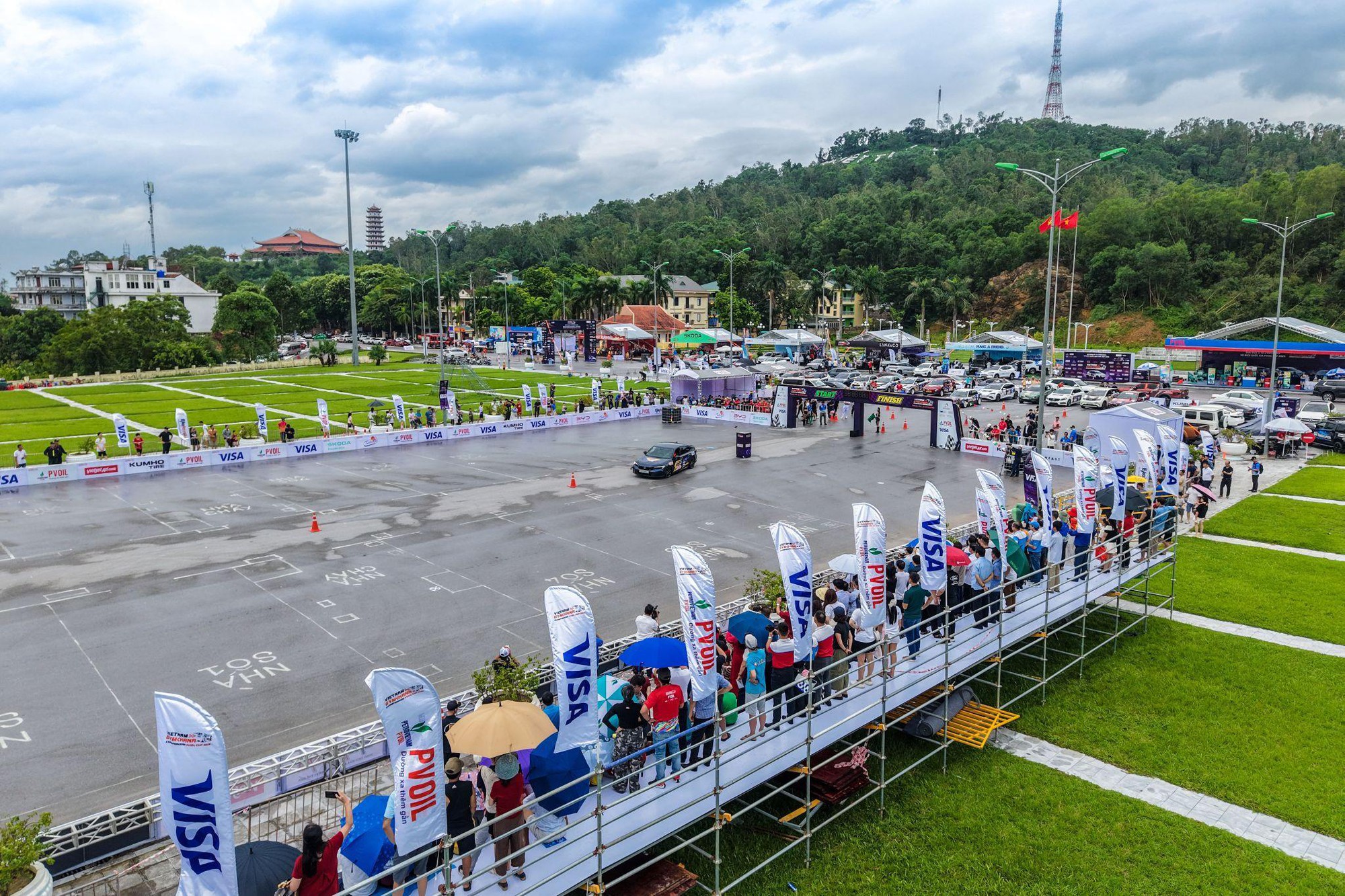 Visa Việt Nam đồng hành với phong trào đua xe tại PVOIL VGC 2025- Ảnh 2.