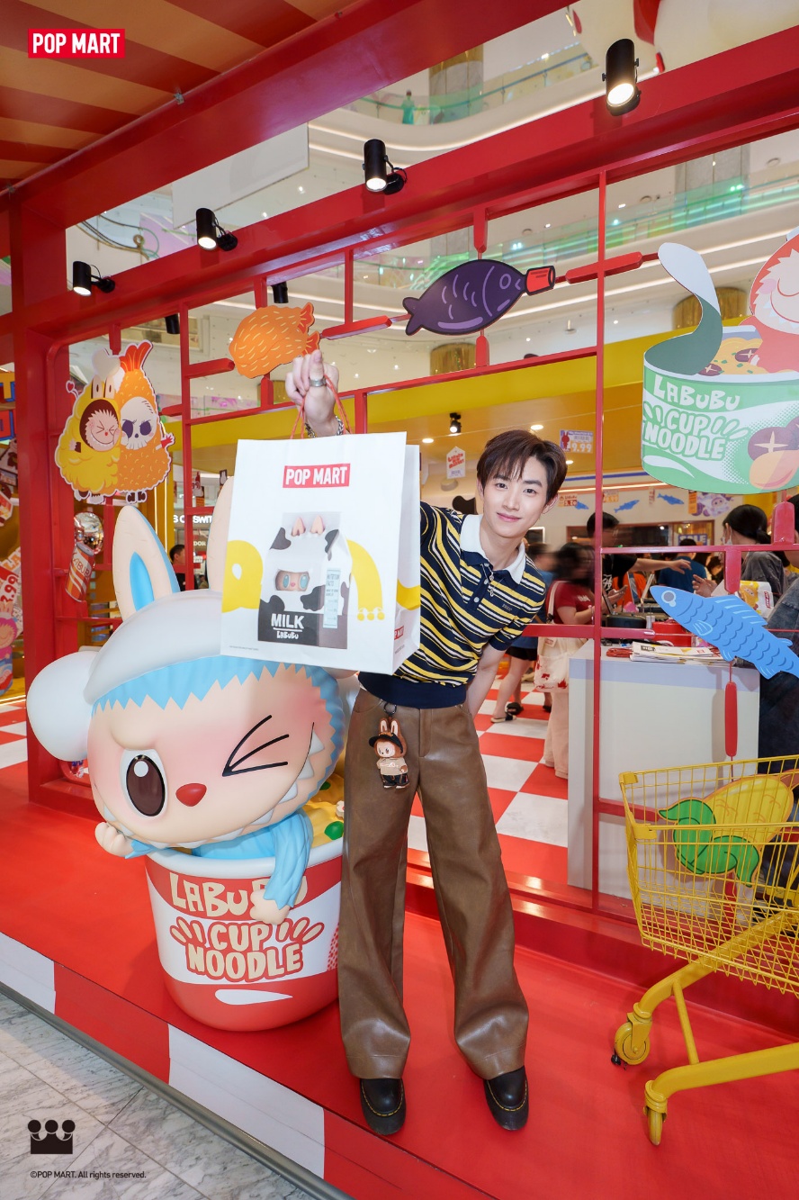 LABUBU “đổ bộ” TP.HCM với trải nghiệm mua sắm Wacky Mart cực kỳ độc đáo- Ảnh 6.
