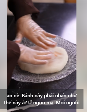 Tại sao cách ăn chiếc "bánh Trung thu thị phi" lại đang khiến cộng đồng mạng “phát cuồng”?- Ảnh 3. Tại sao cách ăn chiếc "bánh Trung thu thị phi" lại đang khiến cộng đồng mạng “phát cuồng”?- Ảnh 3.