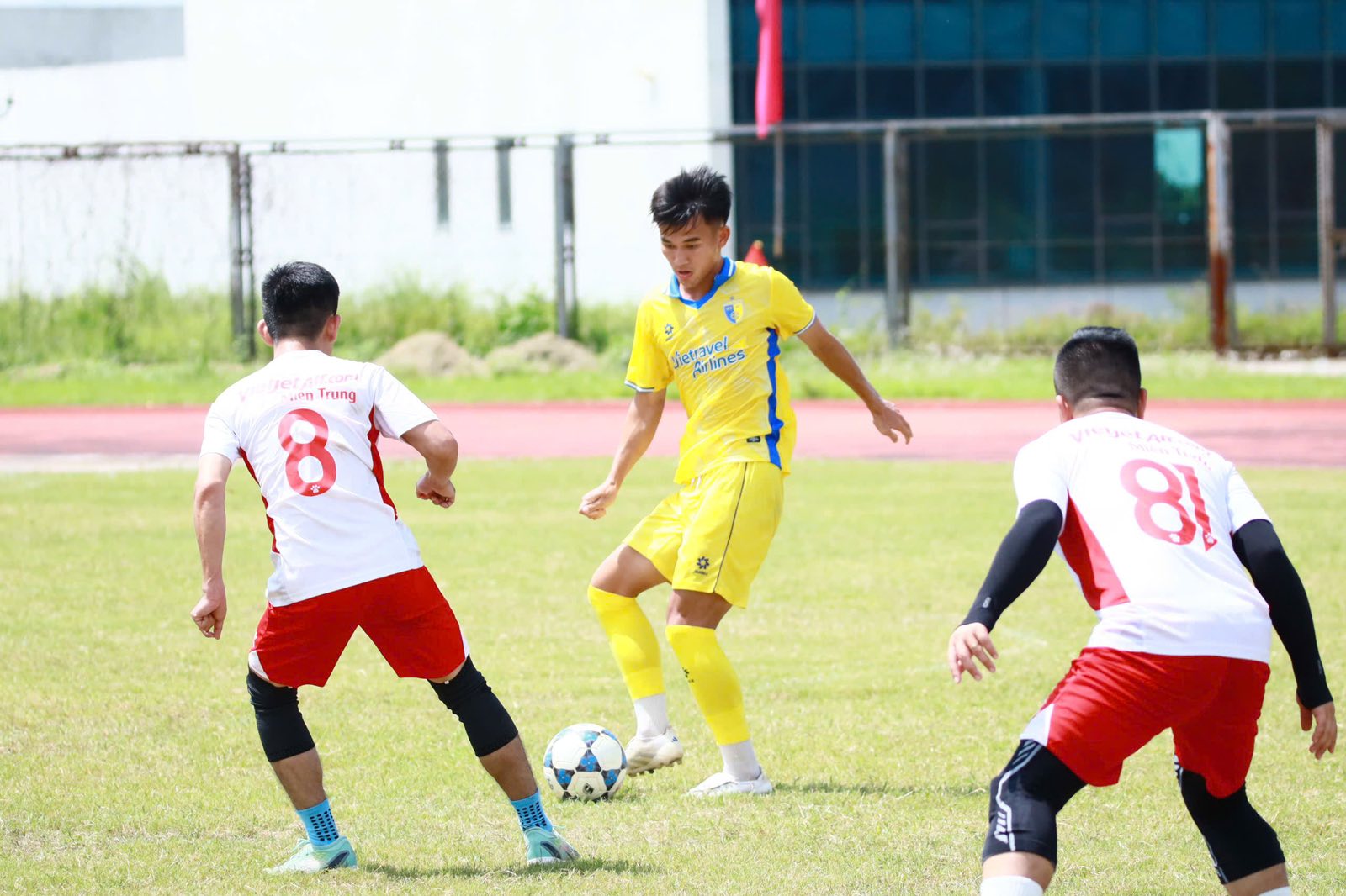 Khoảnh khắc đáng nhớ của các “chiến binh bầu trời” tại Vietjet Sports Day 2025- Ảnh 3. Khoảnh khắc đáng nhớ của các “chiến binh bầu trời” tại Vietjet Sports Day 2025- Ảnh 3.