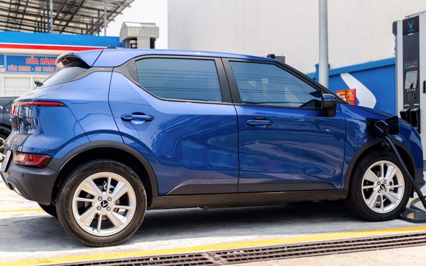 Chủ doanh nghiệp trạm sạc: Mỗi trụ 60 kW thu 15 triệu/tháng, hoàn vốn sau 2,5 năm- Ảnh 1.