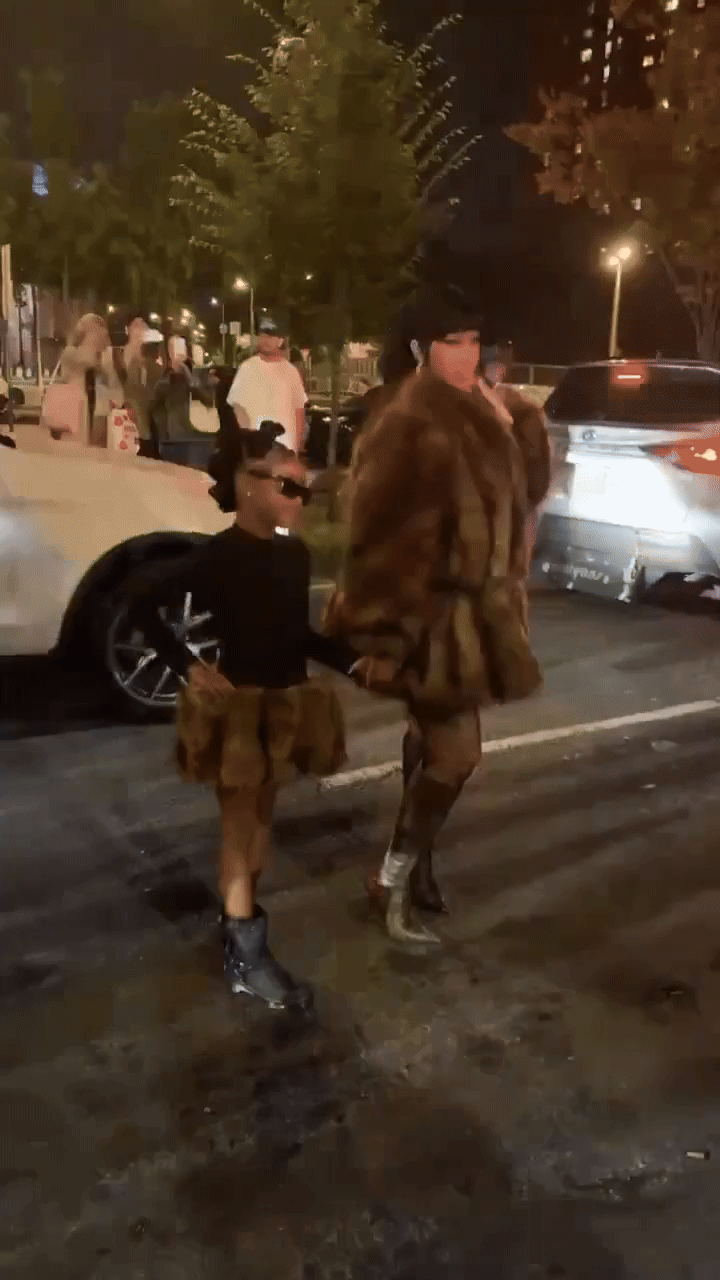 Con gái Cardi B thành hiện tượng tại fashion week: 7 tuổi nhưng "slay" át cả mẹ!- Ảnh 1. Con gái Cardi B thành hiện tượng tại fashion week: 7 tuổi nhưng "slay" át cả mẹ!- Ảnh 1.