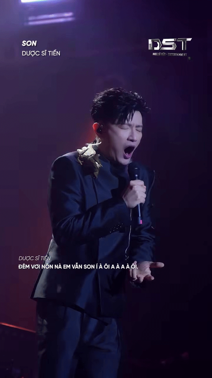 Dược Sĩ Tiến hát như muốn nhai cả mic, biểu cảm dọa ma khiến netizen phát hoảng!- Ảnh 1.