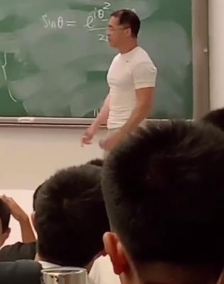 "Dương Mịch học kém nhất nhà, ở gia đình tôi, không thi đỗ Thanh Hoa chính là ngốc"- Ảnh 3.