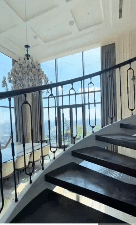 Penthouse 130 tỷ giữa đất vàng Hà Nội: Mọi ngóc ngách trong nhà đều sở hữu view triệu đô khiến ai cũng choáng ngợp- Ảnh 11. Penthouse 130 tỷ giữa đất vàng Hà Nội: Mọi ngóc ngách trong nhà đều sở hữu view triệu đô khiến ai cũng choáng ngợp- Ảnh 11.