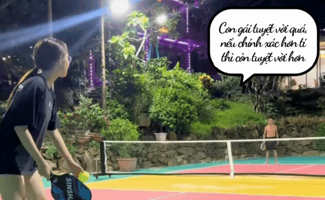 Viral video bố dạy con gái chơi pickleball, nói gì mà hội newbie nghe xong "chỉ biết ước": 10 điểm tinh tế!- Ảnh 1.
