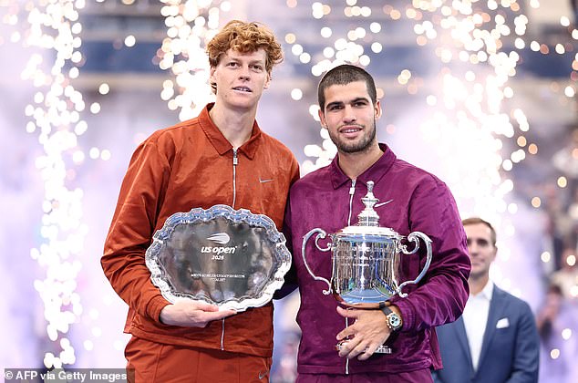 Drama tình ái bí ẩn nhất làng tennis, nữ người mẫu vướng tin đồn hẹn hò với cả hai tay vợt nổi tiếng thế giới- Ảnh 3.
