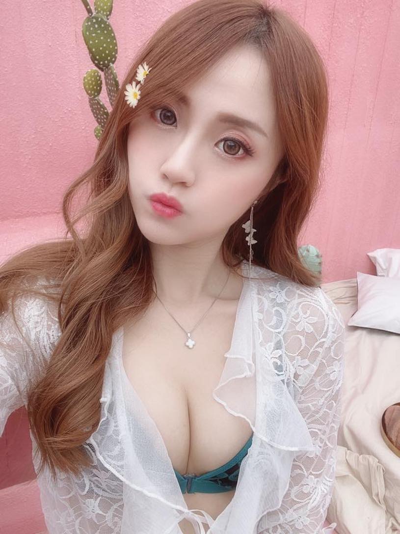 Cosplay nhân vật game, nàng hot girl khiến CĐM ngỡ ngàng, như bước ra từ trong trò chơi- Ảnh 1.