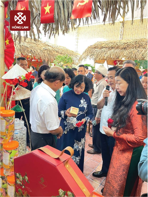 Ô Mai Hồng Lam tự hào góp mặt tại Triển lãm quốc gia VEC 2025: Lan tỏa tinh hoa quà Việt- Ảnh 4.