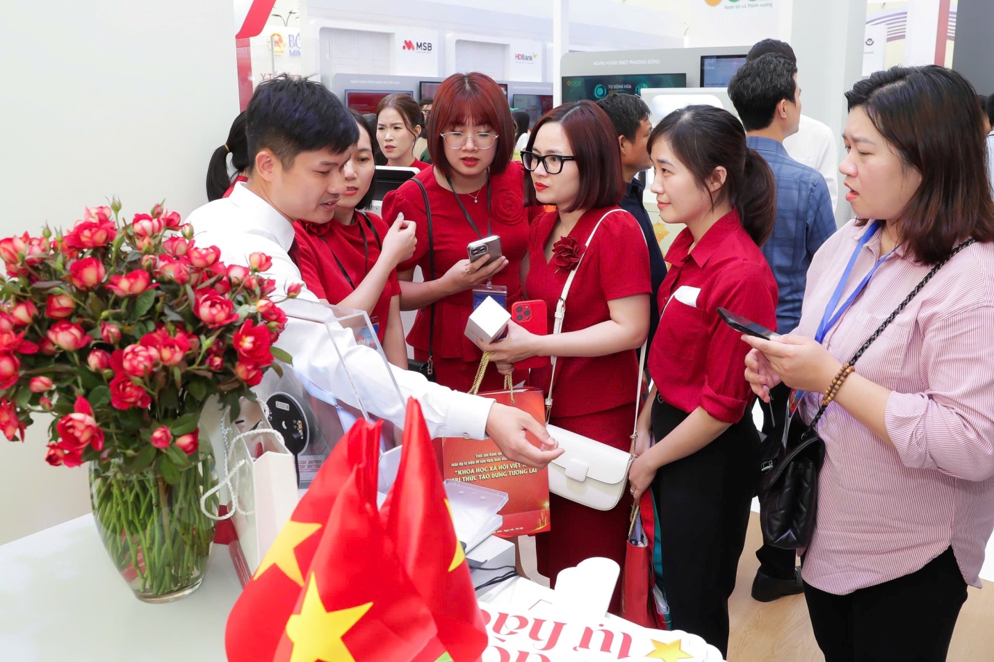 Agribank tiến tới phủ sóng Giải pháp Quầy giao dịch thông minh- Ảnh 5.