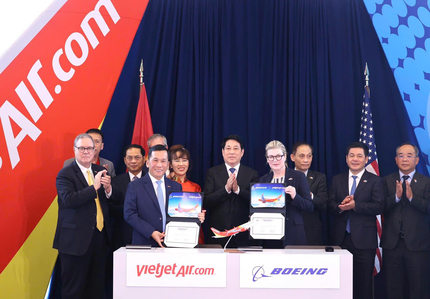 Chủ tịch nước chứng kiến Vietjet nhận bàn giao tàu bay Boeing đầu tiên- Ảnh 7.