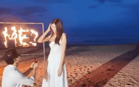Á hậu Việt được bạn trai doanh nhân cầu hôn, trước khi gật đầu còn hỏi 1 câu khó lường- Ảnh 1.