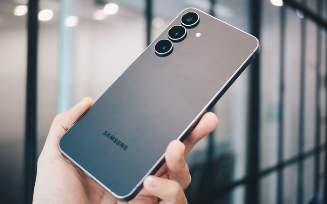 Một ngày khám phá Hà Nội cùng Galaxy S25 FE – và bạn sẽ tự hỏi: smartphone khác liệu có làm được- Ảnh 1.
