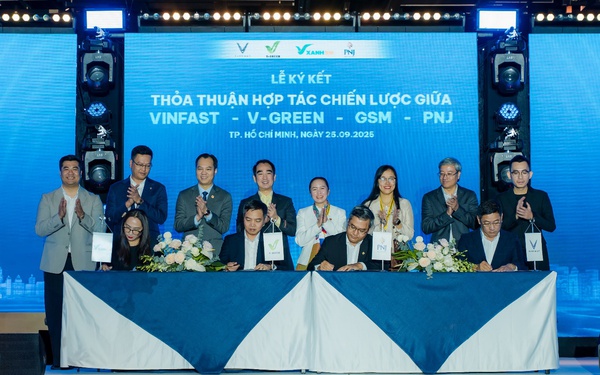 PNJ bắt tay các "ông lớn" giao thông xanh, hướng tới cam kết Net Zero- Ảnh 1.