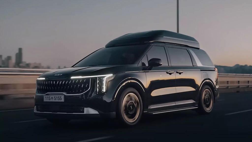 Xe mới KIA sắp bán ở Việt Nam: Có giá treo quần áo như xe của 'mẹ bỉm sữa' nhưng lại dành cho tổng tài- Ảnh 2.